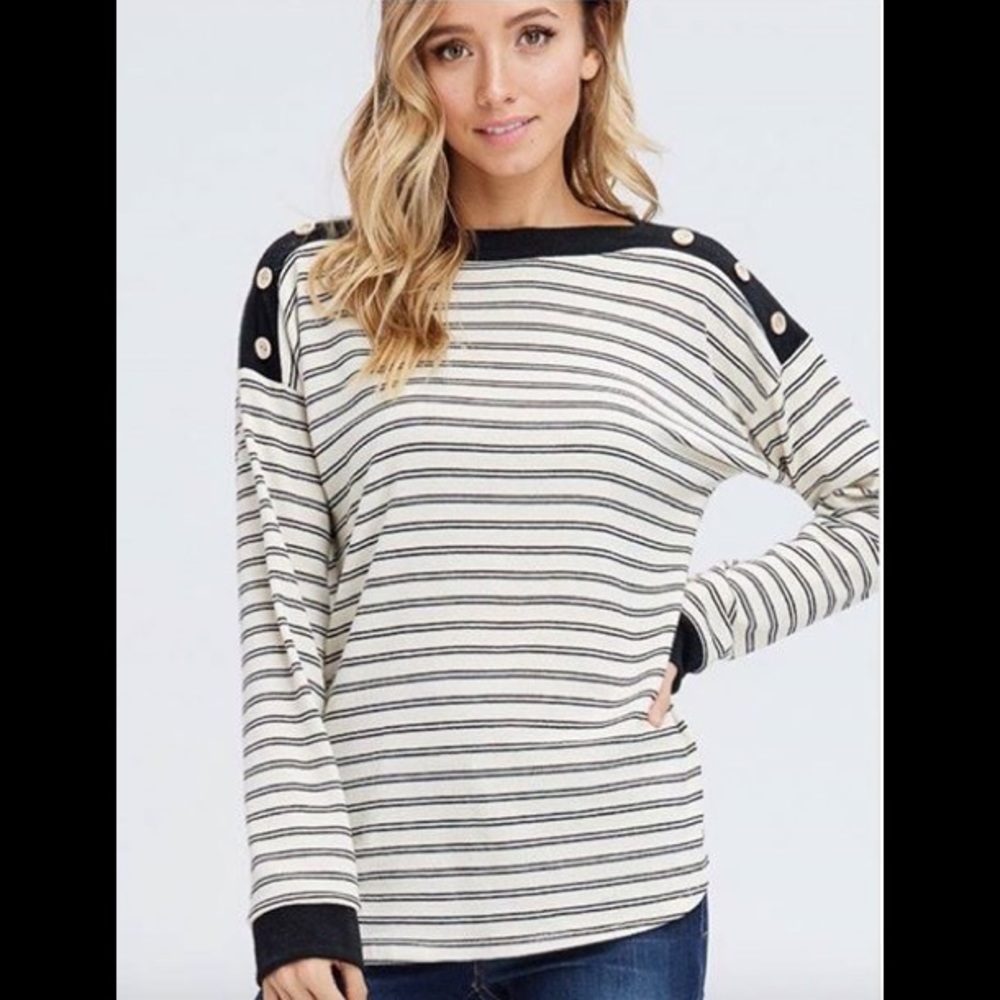 Button Detail Top